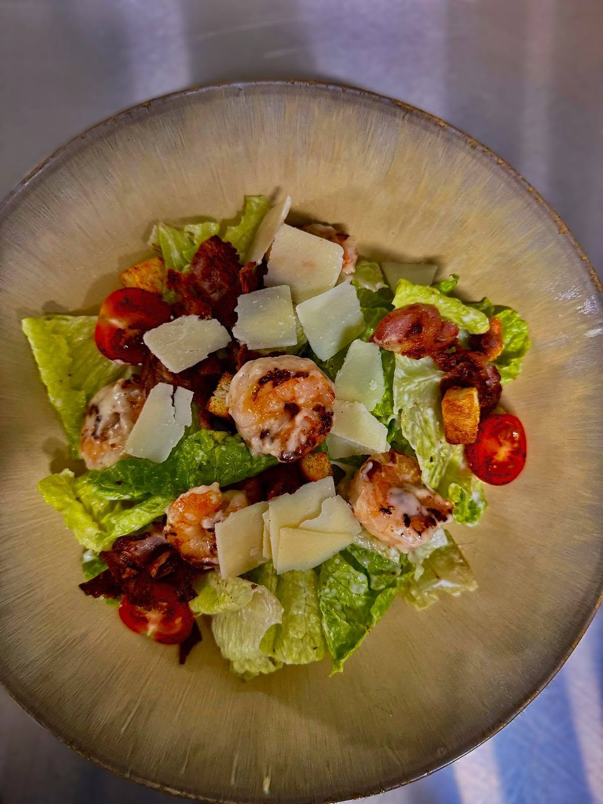 Salată Caesar cu creveți
